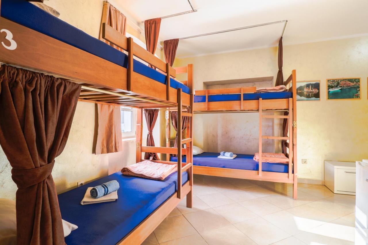 Montenegro 4u Хостел